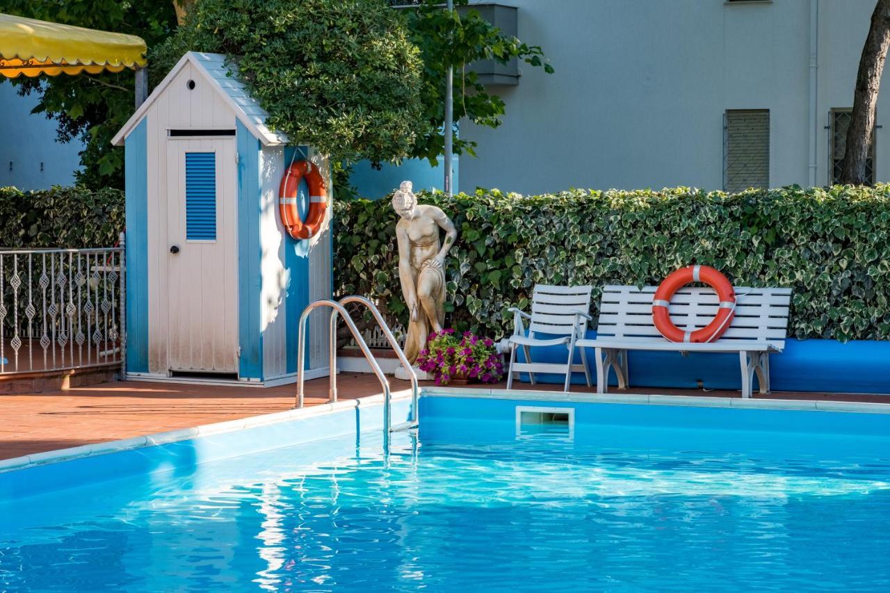 Hotel Villa Dei Fiori - Sul Mare Con Piscina Viserbella di Rimini Exterior foto